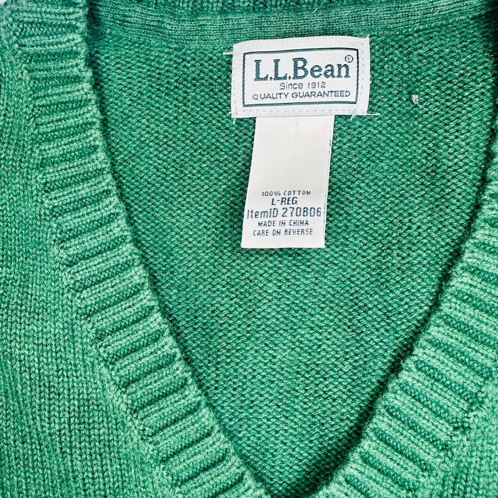 L.L. Bean Men's Forest Green V-Neck Sweater - Picture 2 of 5